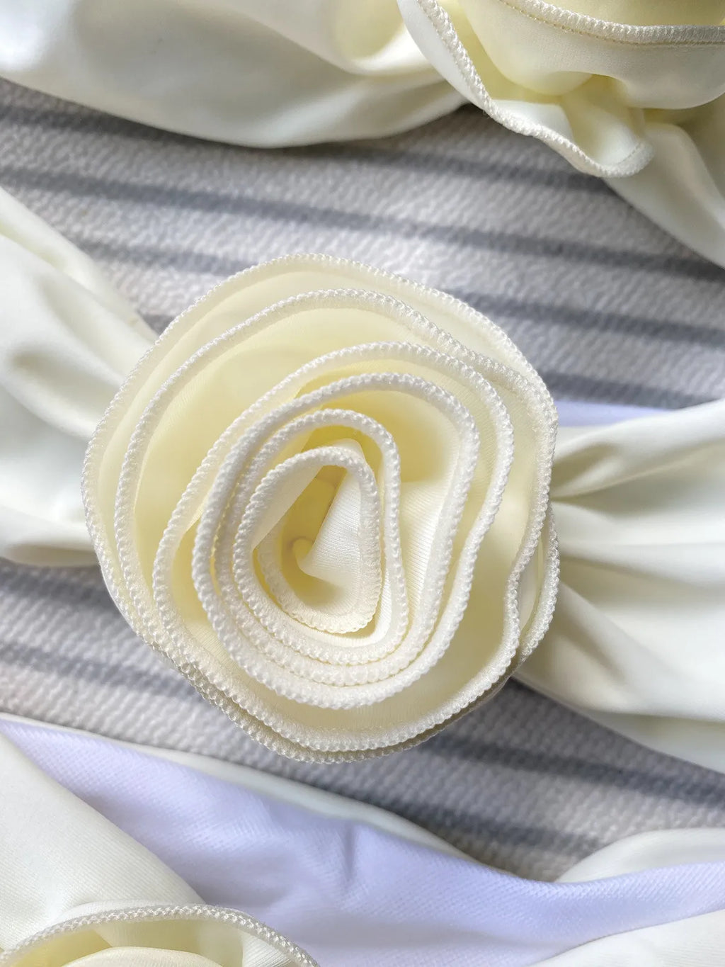 Maiô Feminino Elegante Floris