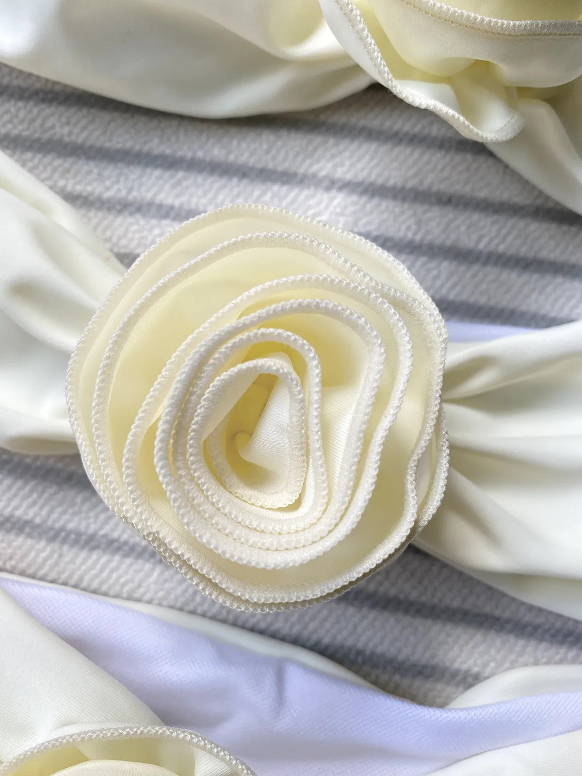 Maiô Feminino Elegante Floris