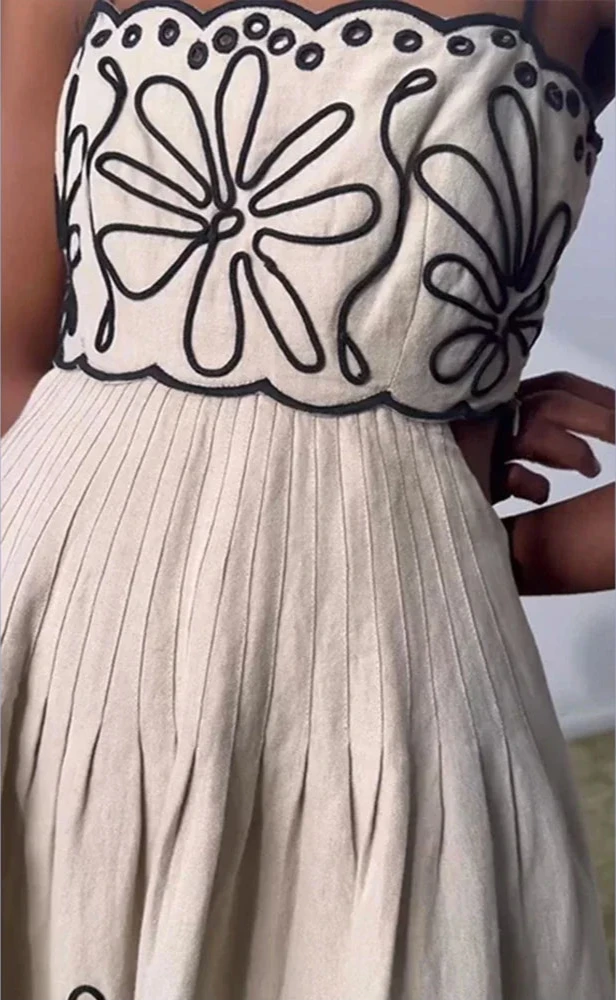 Vestido Midi Bordado Tereza