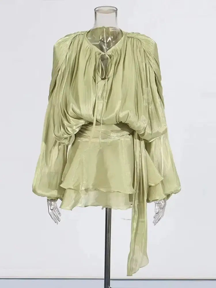 Vestido Curto com Saia de Babados Assimétrico Suelen Verde Pistache / P Vestido Curto com Saia de Babados Assimétrico